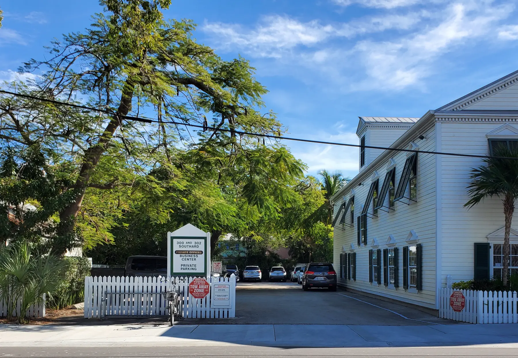 Parking at Courthouse Business Center